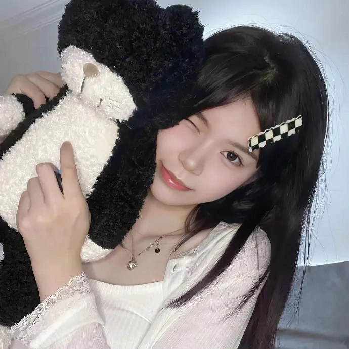【社会反思】《明天，我会成为谁的女友》全集在线：出租女友、陪酒女、追星族的边缘女性真实生活图鉴