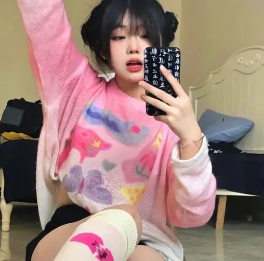 娱乐圈高甜喜剧《触及真心》1080P在线：过气女星给冷面律师当秘书，鬼怪CP再续前缘