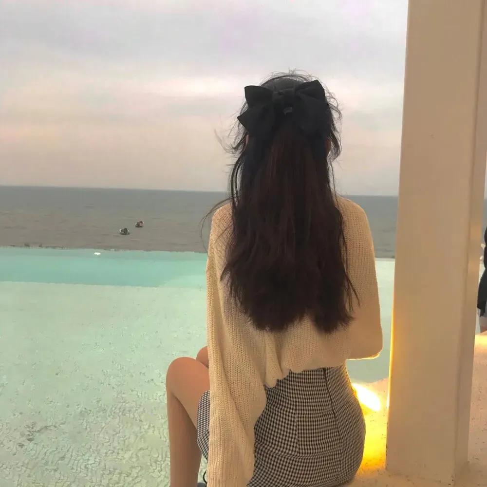 大尺度复仇惊悚《假面女郎》无删减版在线：容貌焦虑逼疯普通女孩，整容杀人走上绝路